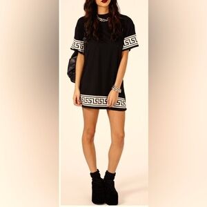 Missguided Greek Key Print Oversized T-Shirt Dress